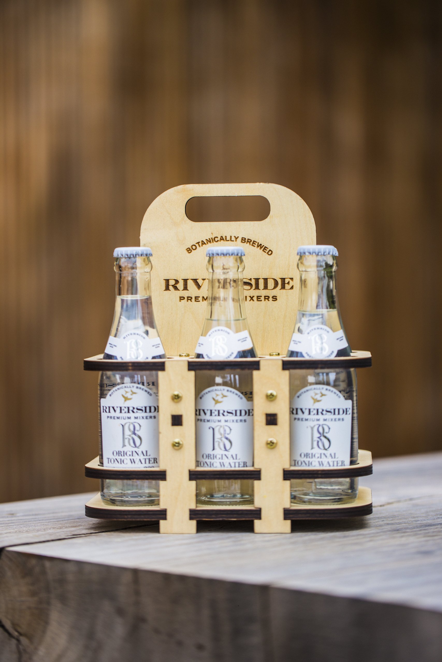 Riverside Premium Mixers — embalagem da água tônica premium
